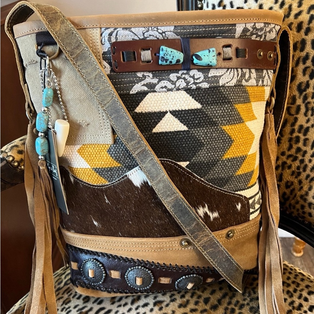 New Myra Concealed Western Boho Crossbody Bag Native American Design Fashion Bag